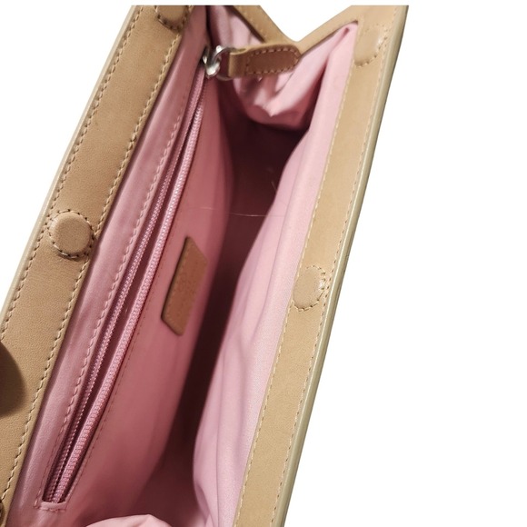 Cole Haan Trinity Beige Leather Wristlet Bag Silver Chain Magnetic Closure - Picture 3 of 9